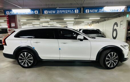 Volvo V90 Cross Country I рестайлинг, 2020 год, 3 850 000 рублей, 5 фотография