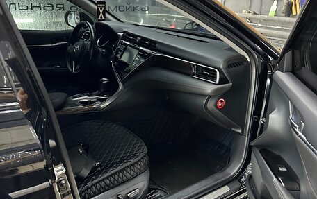 Toyota Camry, 2019 год, 2 950 000 рублей, 3 фотография