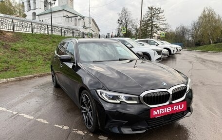 BMW 3 серия, 2019 год, 3 300 000 рублей, 3 фотография