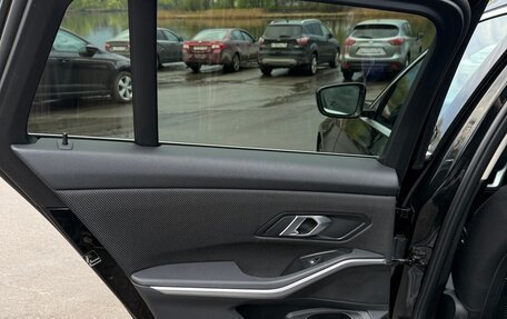 BMW 3 серия, 2019 год, 3 300 000 рублей, 24 фотография