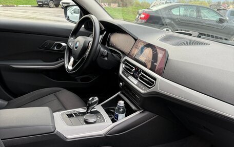 BMW 3 серия, 2019 год, 3 300 000 рублей, 30 фотография