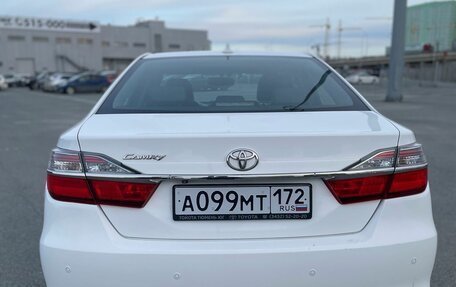 Toyota Camry, 2017 год, 1 990 000 рублей, 6 фотография