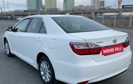 Toyota Camry, 2017 год, 1 990 000 рублей, 7 фотография