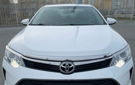 Toyota Camry, 2017 год, 1 990 000 рублей, 2 фотография
