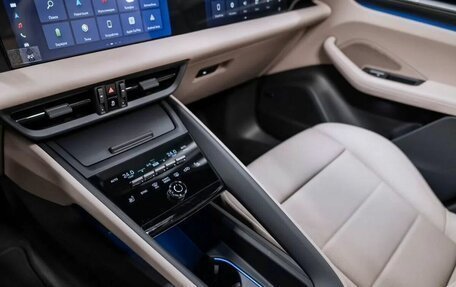 Porsche Macan, 2024 год, 13 900 000 рублей, 15 фотография