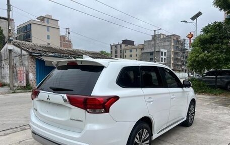 Mitsubishi Outlander III рестайлинг 3, 2021 год, 1 658 442 рублей, 4 фотография