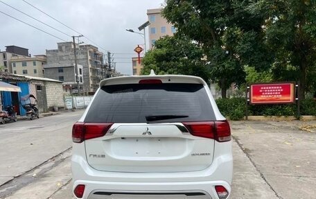 Mitsubishi Outlander III рестайлинг 3, 2021 год, 1 658 442 рублей, 5 фотография