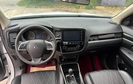 Mitsubishi Outlander III рестайлинг 3, 2021 год, 1 658 442 рублей, 11 фотография