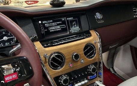Rolls-Royce Cullinan, 2020 год, 35 654 696 рублей, 17 фотография