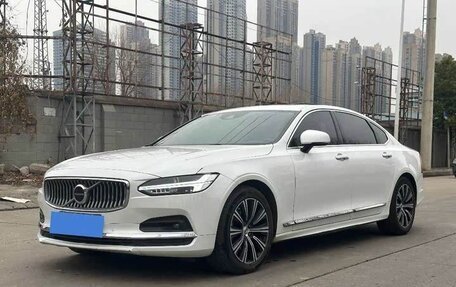 Volvo S90 II рестайлинг, 2021 год, 3 040 000 рублей, 1 фотография