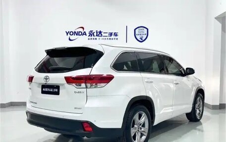 Toyota Highlander III, 2021 год, 2 700 000 рублей, 4 фотография