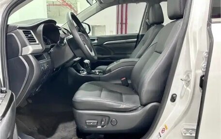 Toyota Highlander III, 2021 год, 2 700 000 рублей, 9 фотография