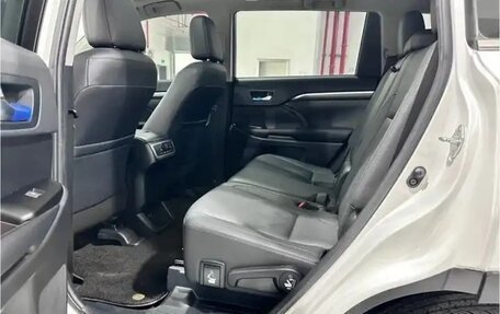 Toyota Highlander III, 2021 год, 2 700 000 рублей, 14 фотография