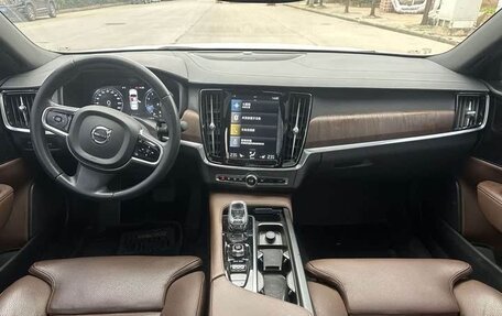 Volvo S90 II рестайлинг, 2021 год, 3 040 000 рублей, 9 фотография