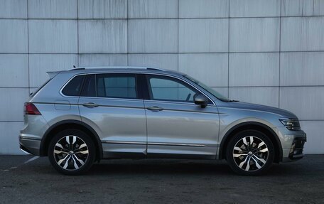 Volkswagen Tiguan II, 2019 год, 3 400 000 рублей, 5 фотография