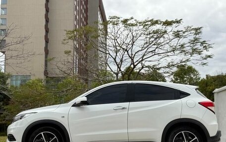 Honda Vezel, 2021 год, 1 310 600 рублей, 3 фотография