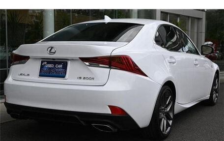 Lexus IS III, 2017 год, 2 350 035 рублей, 8 фотография