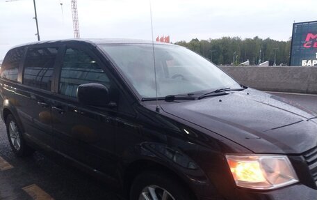 Dodge Caravan V, 2010 год, 1 250 000 рублей, 5 фотография