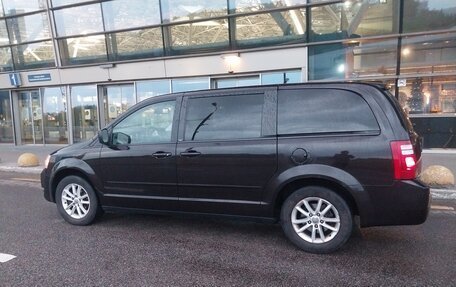 Dodge Caravan V, 2010 год, 1 250 000 рублей, 2 фотография