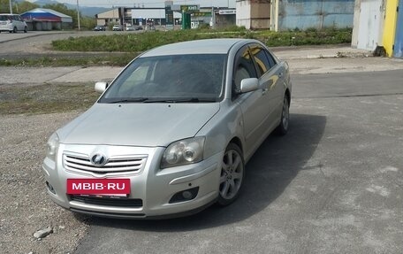 Toyota Avensis III рестайлинг, 2004 год, 600 000 рублей, 2 фотография