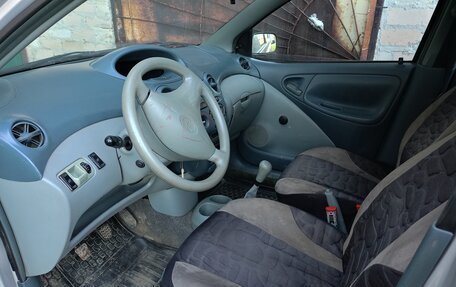 Toyota Yaris I рестайлинг, 2002 год, 290 000 рублей, 5 фотография