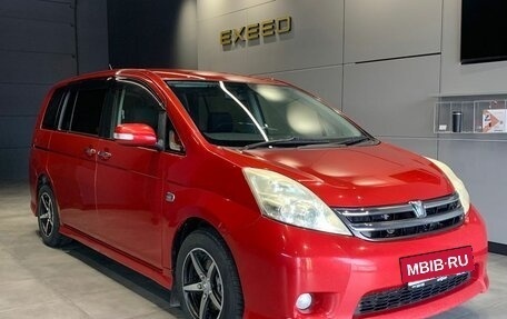 Toyota ISis I, 2011 год, 1 380 000 рублей, 2 фотография