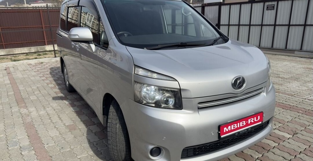 Toyota Voxy, 2007 год, 1 199 000 рублей, 11 фотография