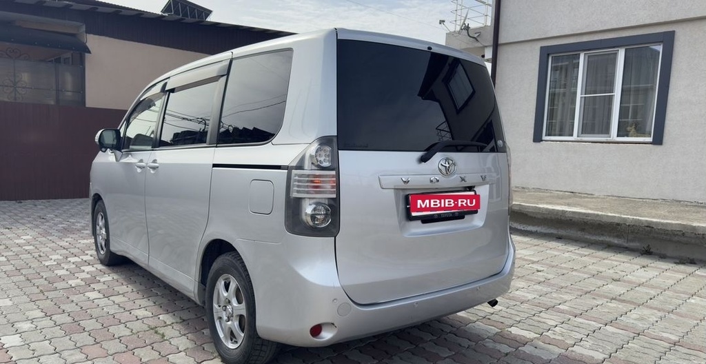 Toyota Voxy, 2007 год, 1 199 000 рублей, 7 фотография