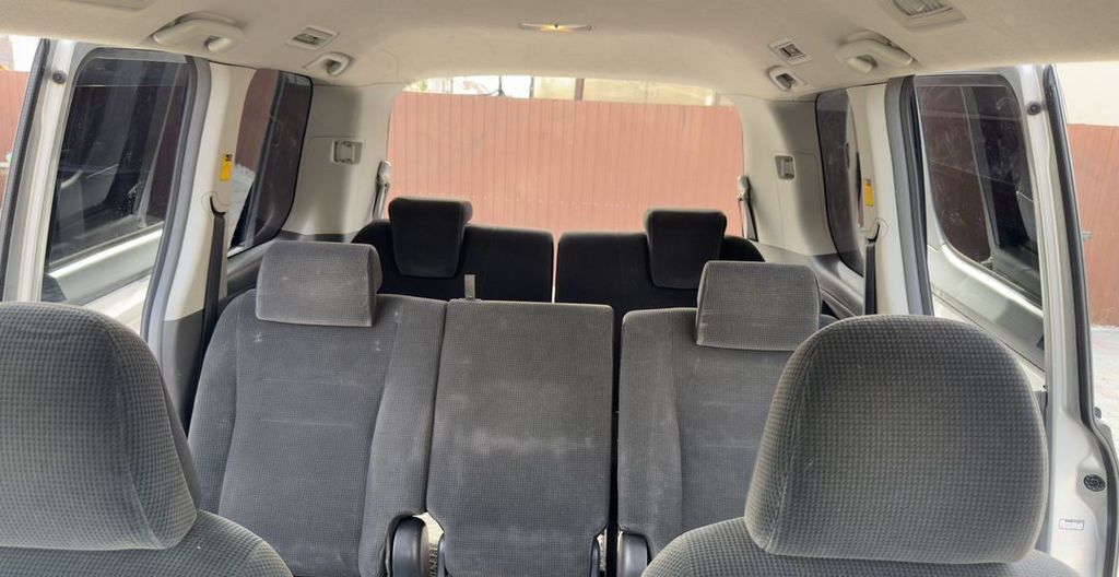Toyota Voxy, 2007 год, 1 199 000 рублей, 33 фотография