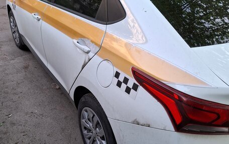 Hyundai Solaris II рестайлинг, 2021 год, 1 400 000 рублей, 5 фотография