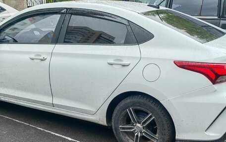 Hyundai Solaris II рестайлинг, 2018 год, 1 100 000 рублей, 4 фотография