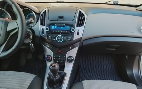 Chevrolet Cruze II, 2013 год, 800 000 рублей, 4 фотография