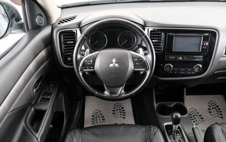 Mitsubishi Outlander III рестайлинг 3, 2014 год, 1 489 000 рублей, 15 фотография