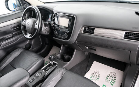 Mitsubishi Outlander III рестайлинг 3, 2014 год, 1 489 000 рублей, 13 фотография