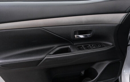 Mitsubishi Outlander III рестайлинг 3, 2014 год, 1 489 000 рублей, 23 фотография