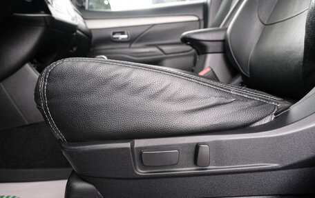 Mitsubishi Outlander III рестайлинг 3, 2014 год, 1 489 000 рублей, 22 фотография