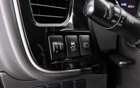 Mitsubishi Outlander III рестайлинг 3, 2014 год, 1 489 000 рублей, 21 фотография