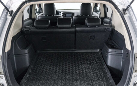 Mitsubishi Outlander III рестайлинг 3, 2014 год, 1 489 000 рублей, 26 фотография