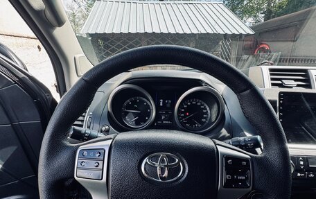 Toyota Land Cruiser Prado 150 рестайлинг 2, 2015 год, 4 085 000 рублей, 12 фотография