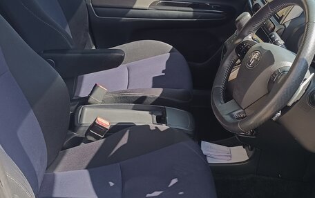 Toyota Wish II, 2013 год, 1 430 000 рублей, 14 фотография