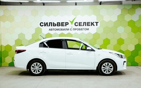 KIA Rio IV, 2020 год, 1 679 000 рублей, 8 фотография
