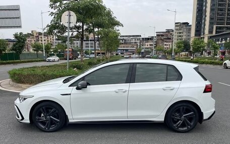 Volkswagen Golf VIII, 2022 год, 1 860 000 рублей, 2 фотография