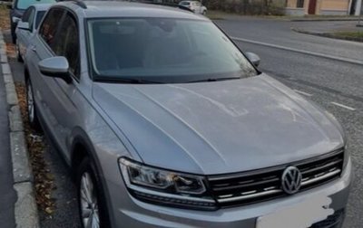 Volkswagen Tiguan II, 2020 год, 2 100 000 рублей, 1 фотография