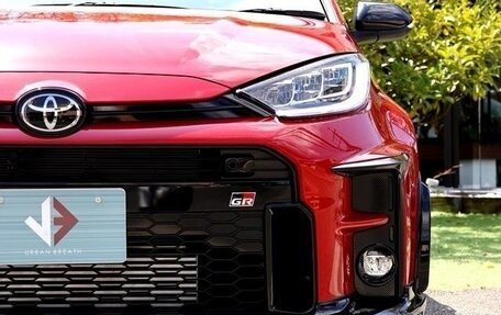 Toyota Yaris, 2022 год, 2 850 000 рублей, 4 фотография