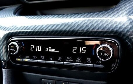 Toyota Yaris, 2022 год, 2 850 000 рублей, 20 фотография