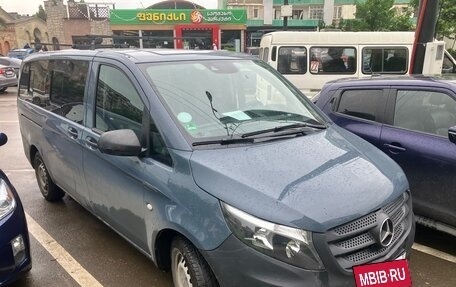Mercedes-Benz Vito, 2020 год, 2 700 000 рублей, 2 фотография