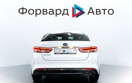KIA Optima IV, 2018 год, 2 000 000 рублей, 6 фотография