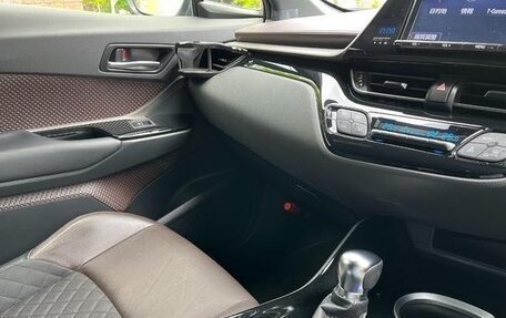 Toyota C-HR I рестайлинг, 2019 год, 1 605 000 рублей, 17 фотография
