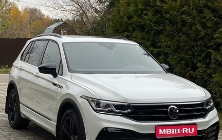 Volkswagen Tiguan II, 2022 год, 4 350 000 рублей, 2 фотография