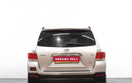 Toyota Highlander III, 2012 год, 2 149 000 рублей, 6 фотография